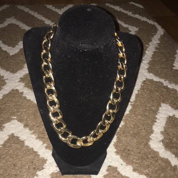 Jewelry - Gold chain necklace